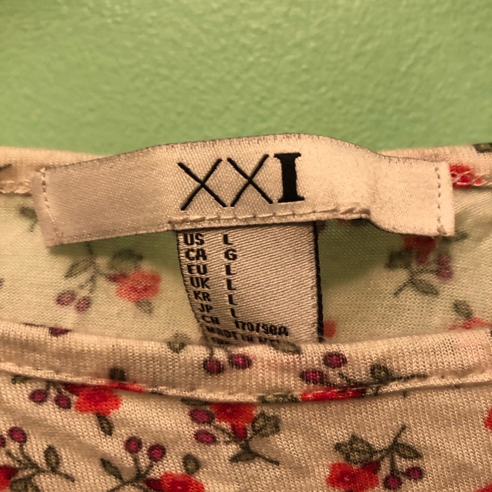 So Fun Cropped Tee - Picture 2 of 5